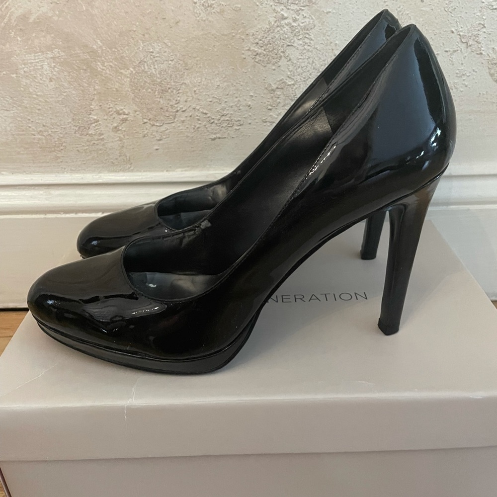BCBGENERATION BG-TINAS PATENT PUMP SZ 10